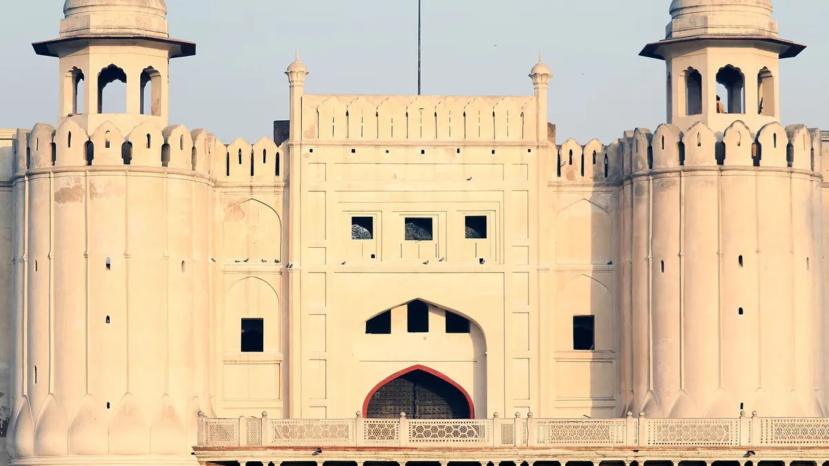 Alamgiri Gate, the main entrance to Lahore Fort, with a Pakistani flag above it