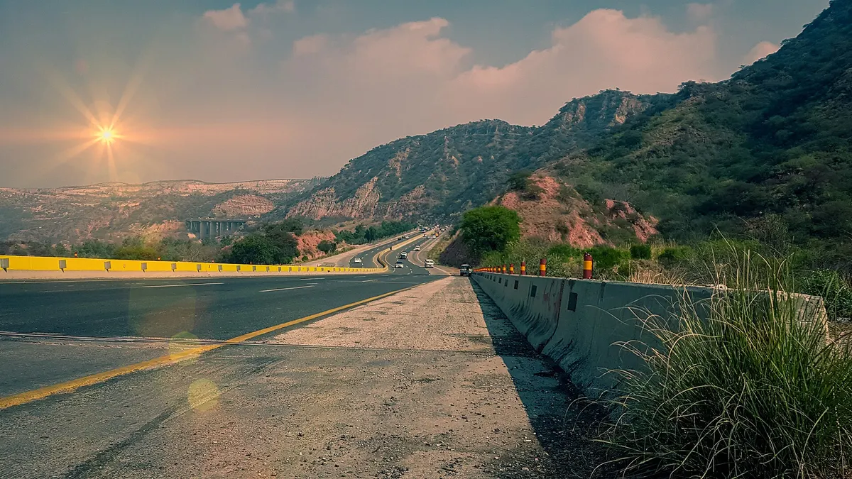 The M-2 motorway between Lahore and Islamabad, which the Rawalpindi Ring Road joins at Thalian